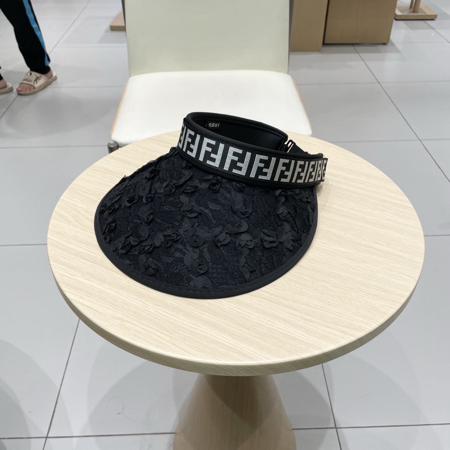  芬迪 FENDI 春夏超细装饰空顶帽 超🉑空顶系列，颜色妥妥，轻便携带！小仙女🧚人手必备