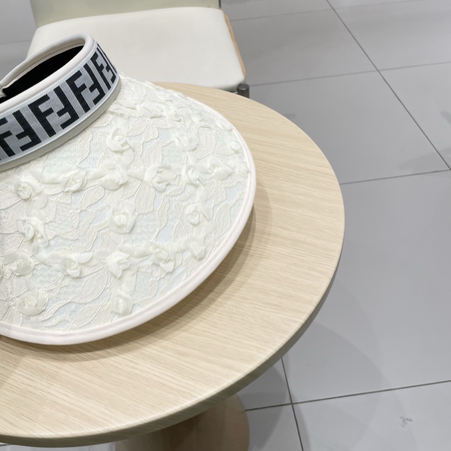 芬迪 FENDI 春夏超细装饰空顶帽 超🉑空顶系列，颜色妥妥，轻便携带！小仙女🧚人手必备