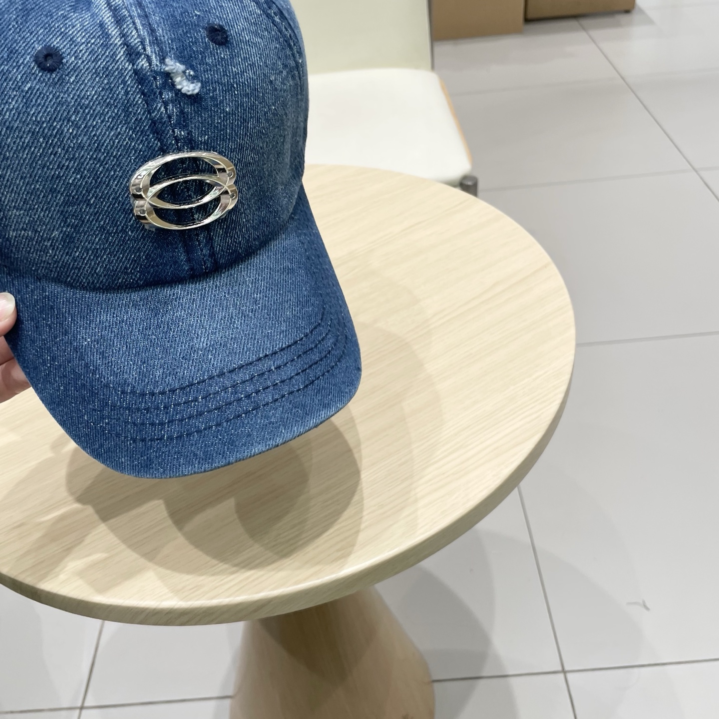  新品Balenciaga巴黎世家新款牛仔棒球帽
现货秒发🧢简约时尚超级无敌好看的帽子！情侣款！原单货比