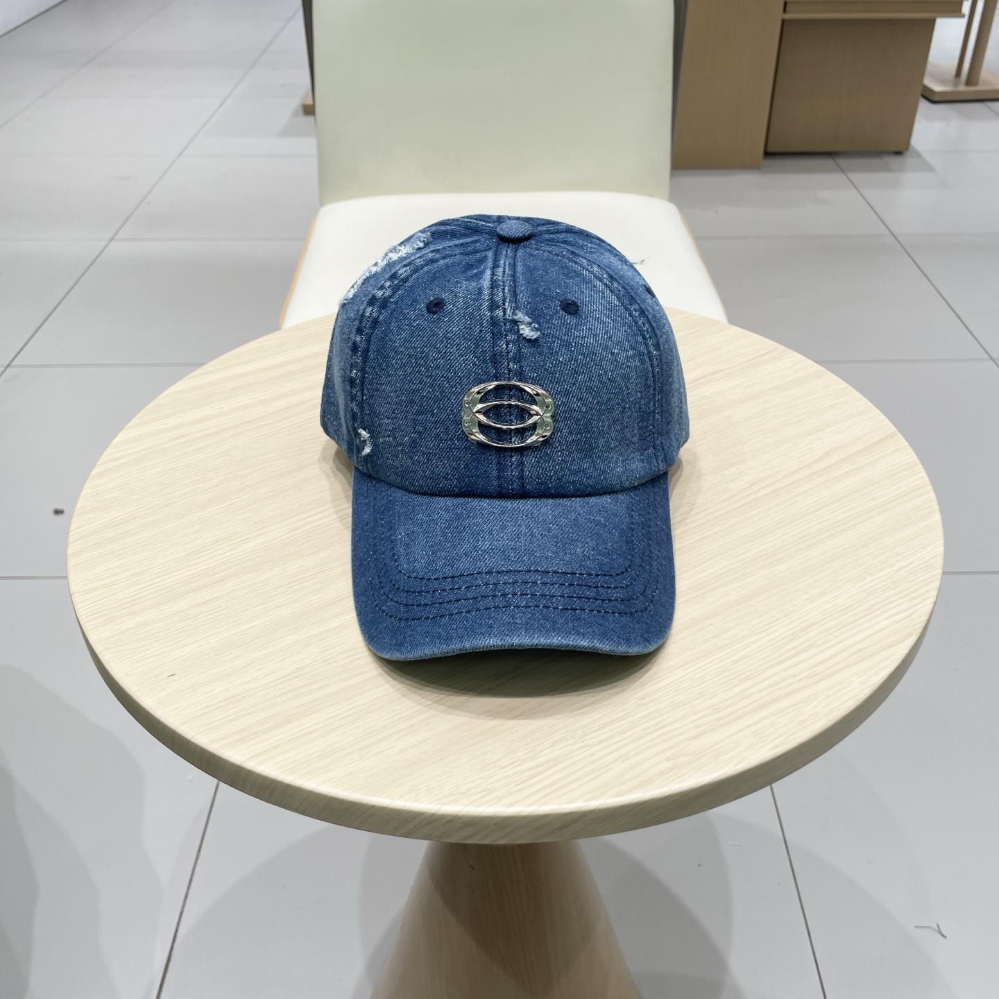  新品Balenciaga巴黎世家新款牛仔棒球帽
现货秒发🧢简约时尚超级无敌好看的帽子！情侣款！原单货比
