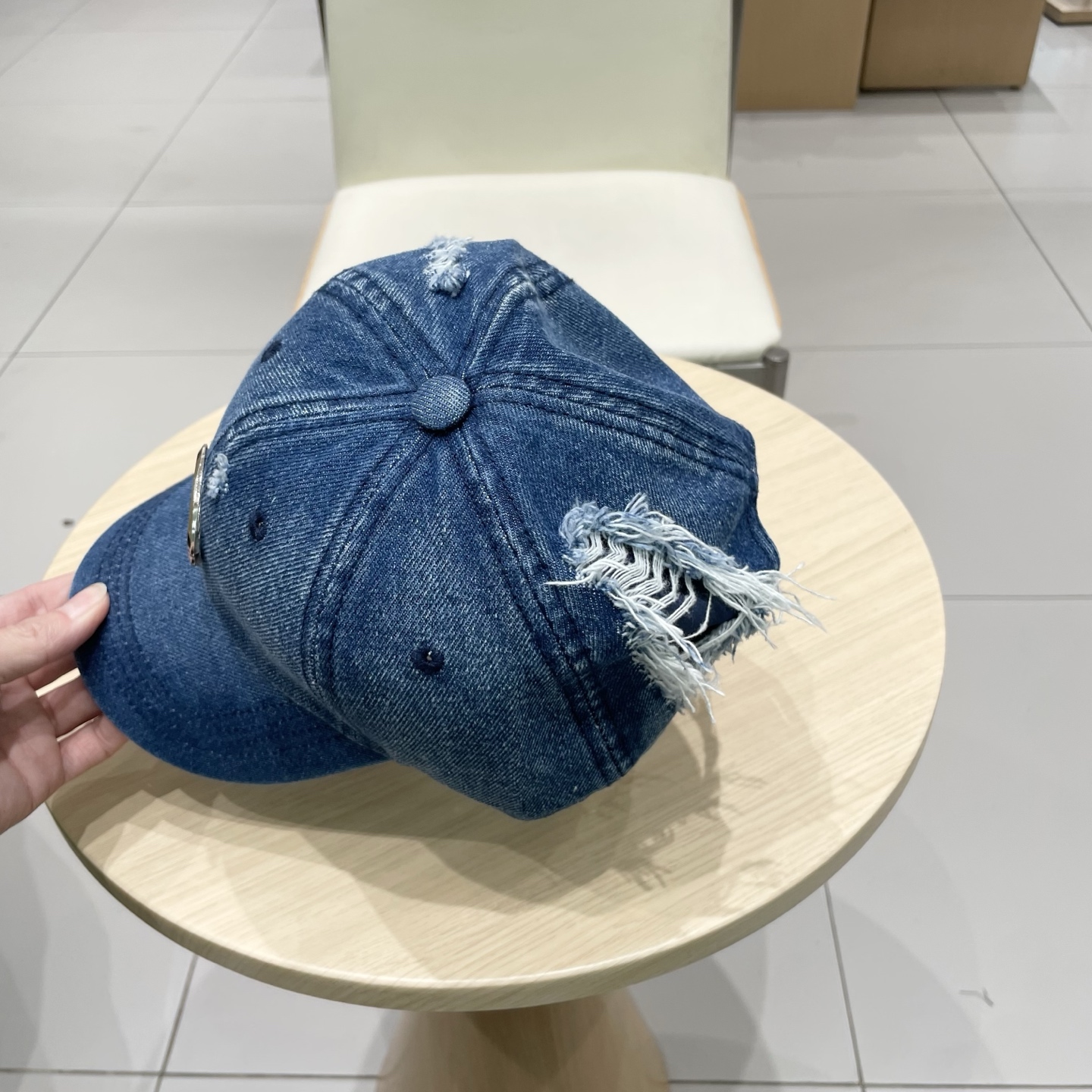  新品Balenciaga巴黎世家新款牛仔棒球帽
现货秒发🧢简约时尚超级无敌好看的帽子！情侣款！原单货比