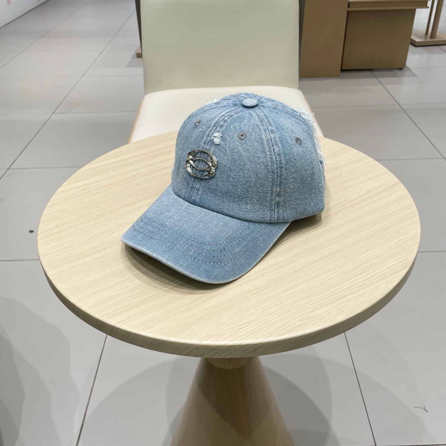  新品Balenciaga巴黎世家新款牛仔棒球帽
现货秒发🧢简约时尚超级无敌好看的帽子！情侣款！原单货比