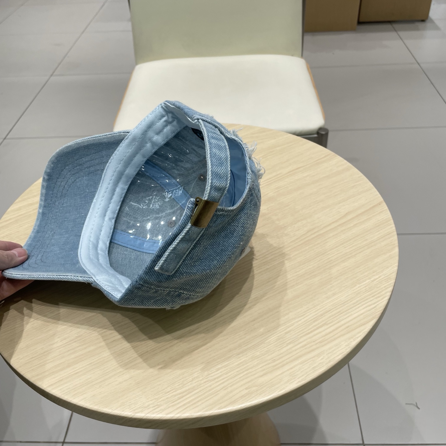  新品Balenciaga巴黎世家新款牛仔棒球帽
现货秒发🧢简约时尚超级无敌好看的帽子！情侣款！原单货比