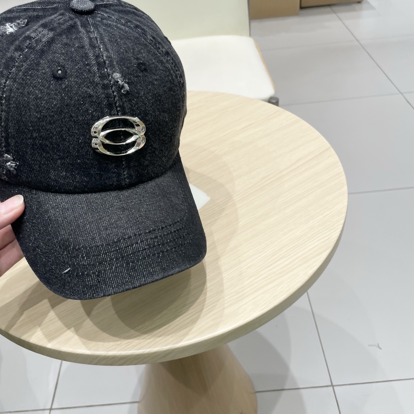  新品Balenciaga巴黎世家新款牛仔棒球帽
现货秒发🧢简约时尚超级无敌好看的帽子！情侣款！原单货比