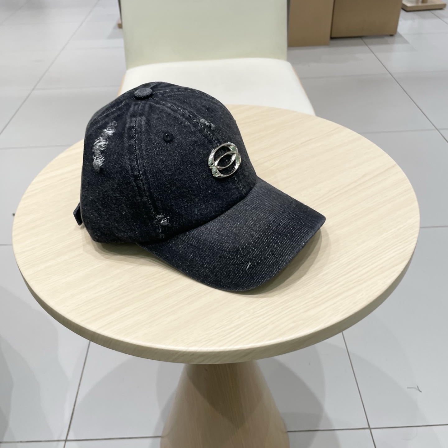  新品Balenciaga巴黎世家新款牛仔棒球帽
现货秒发🧢简约时尚超级无敌好看的帽子！情侣款！原单货比