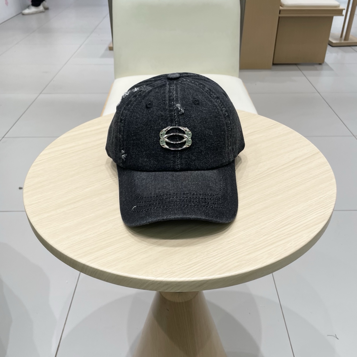  新品Balenciaga巴黎世家新款牛仔棒球帽
现货秒发🧢简约时尚超级无敌好看的帽子！情侣款！原单货比