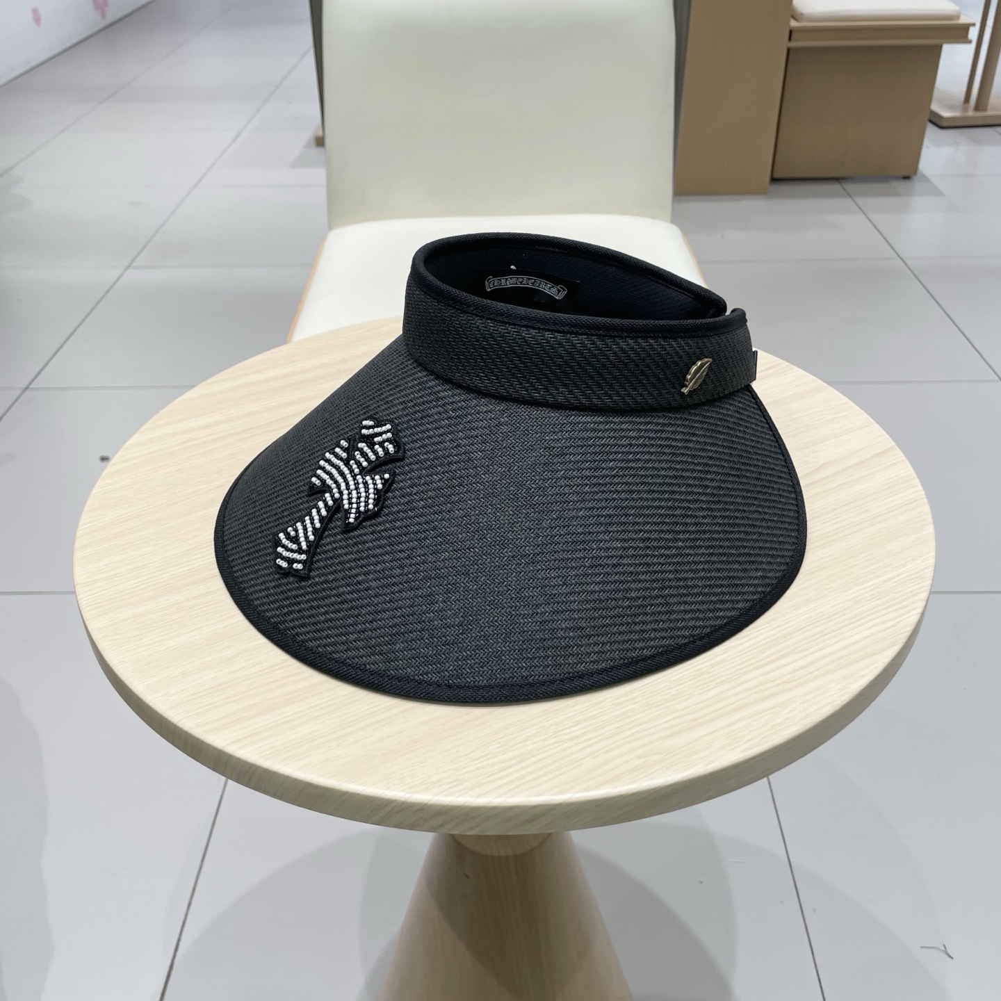  克罗心 遮阳帽来啦🤩
休闲时尚风 空顶设计 🧢
夏天必备单品🔅超级遮阳还巨显瘦😉