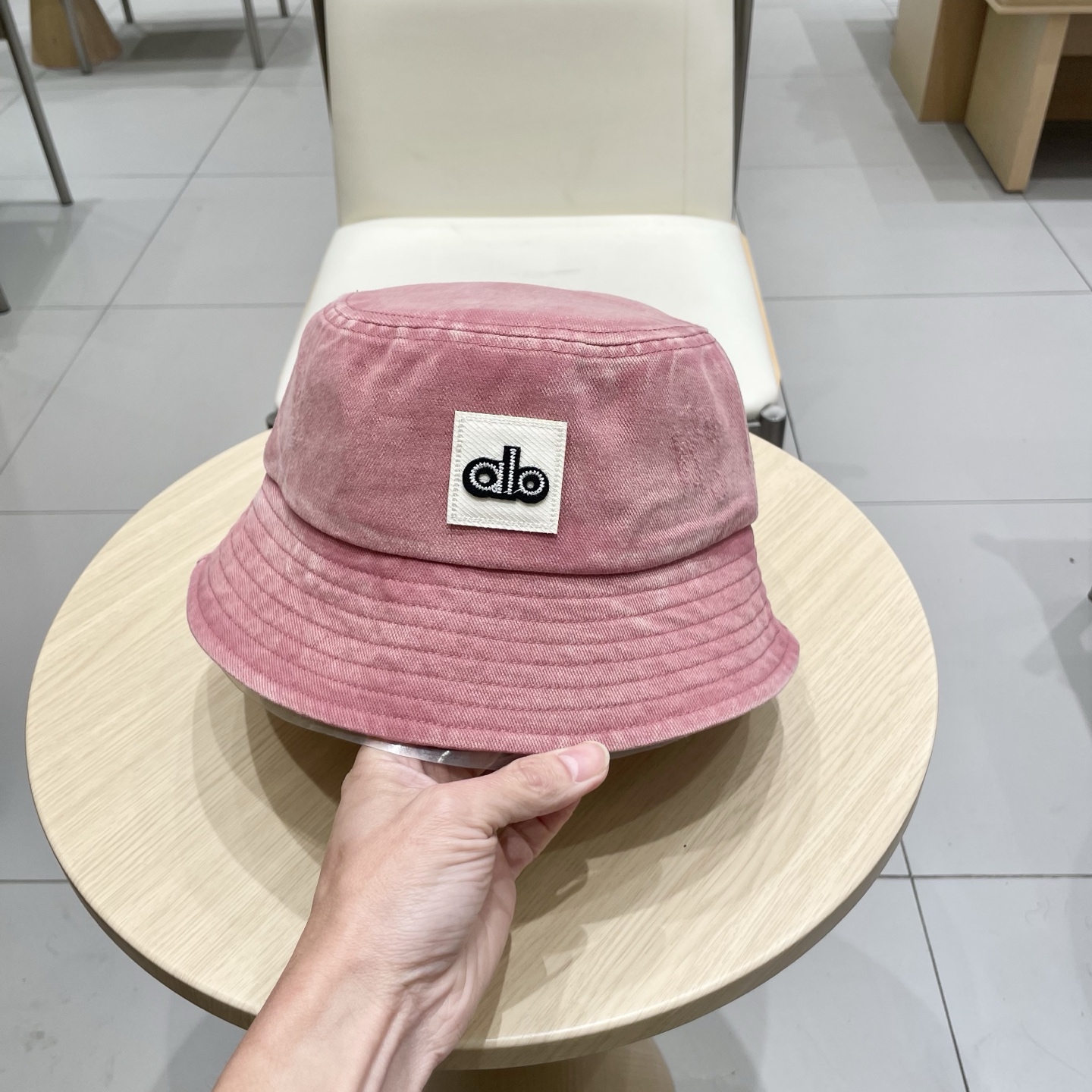 爆款🔥Alo新款渔夫帽
纯棉面料，简约时尚更透气，超火爆
现货秒发
