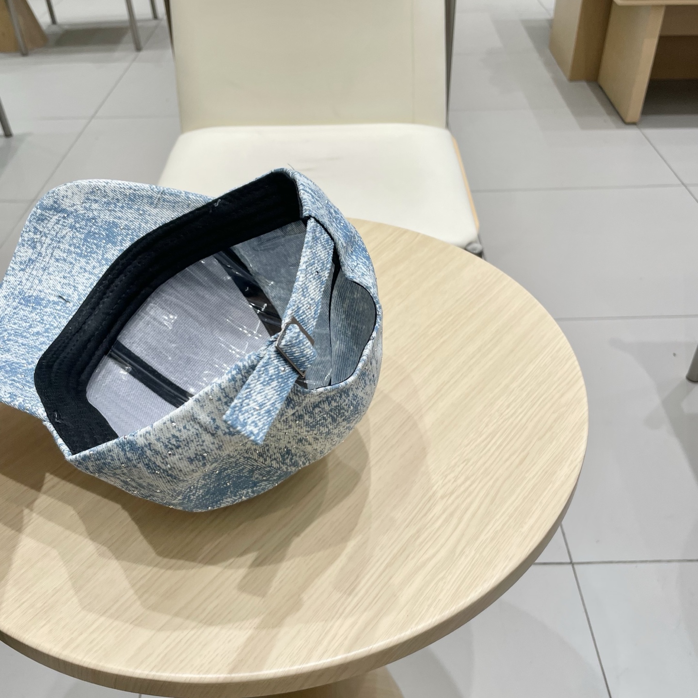 alo 新款定制棒球帽
🧢 设计感满满
日常穿搭 甜酷十足‼️
洋气 高级 不挑人‼️