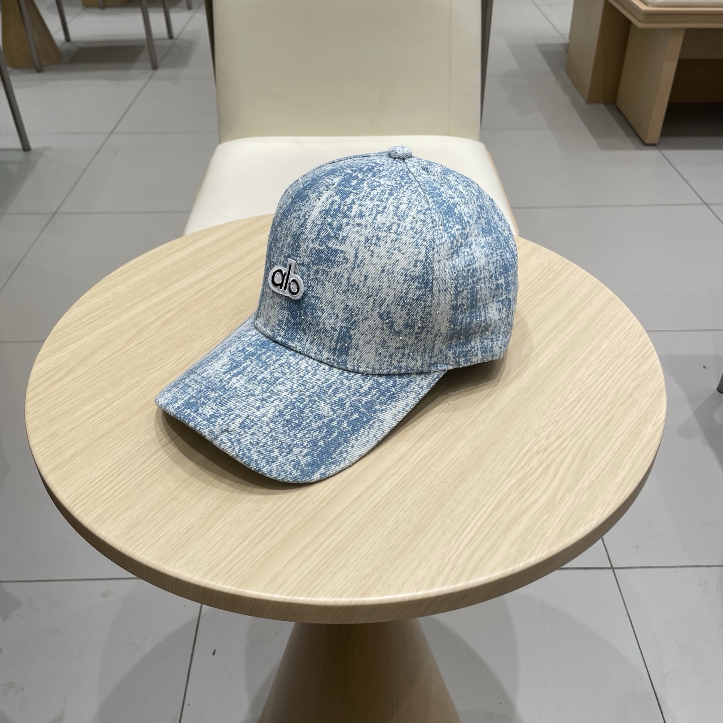 alo 新款定制棒球帽
🧢 设计感满满
日常穿搭 甜酷十足‼️
洋气 高级 不挑人‼️