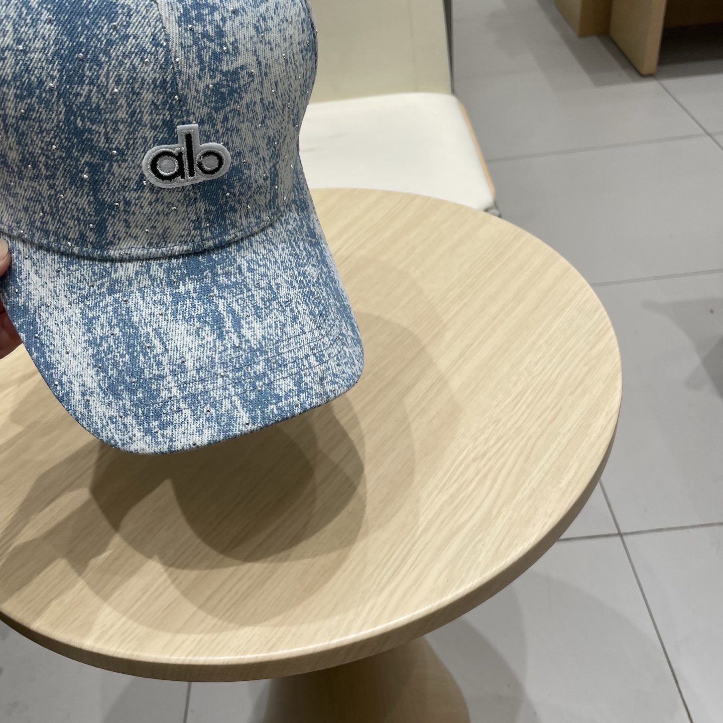 alo 新款定制棒球帽
🧢 设计感满满
日常穿搭 甜酷十足‼️
洋气 高级 不挑人‼️