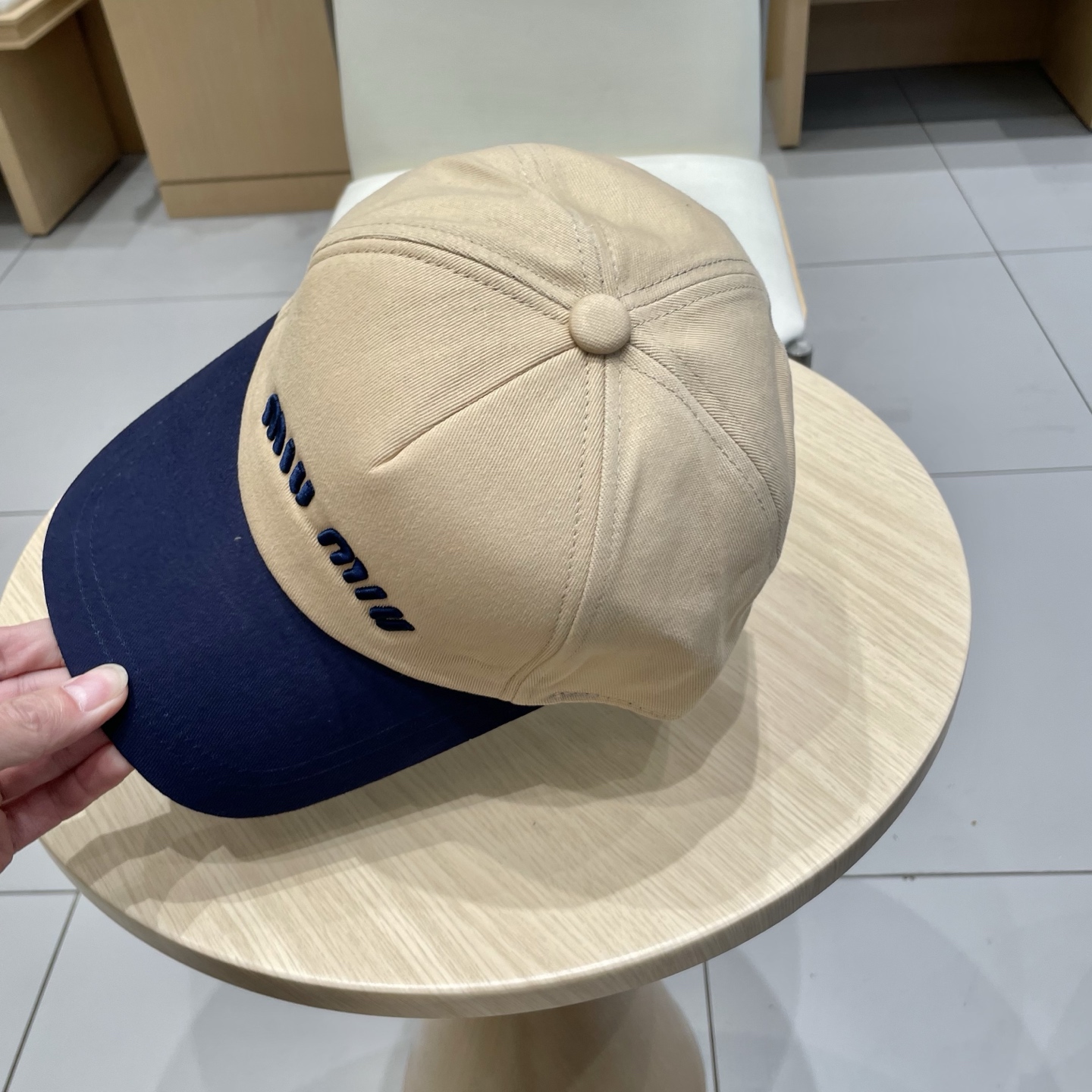  【Miumiu缪缪】新款订单款刺绣棒球帽🧢大牌款超好搭配，赶紧入手！