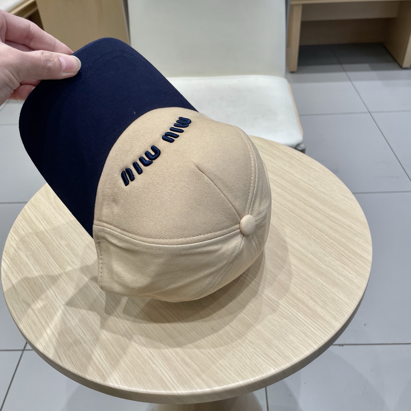  【Miumiu缪缪】新款订单款刺绣棒球帽🧢大牌款超好搭配，赶紧入手！