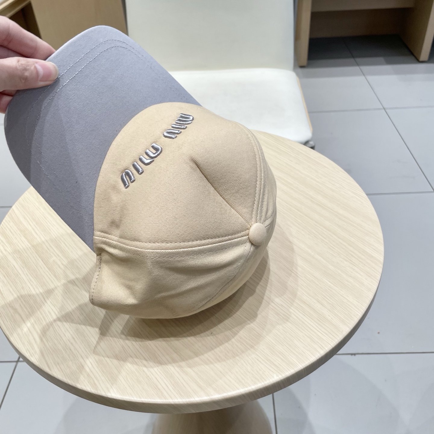  【Miumiu缪缪】新款订单款刺绣棒球帽🧢大牌款超好搭配，赶紧入手！
