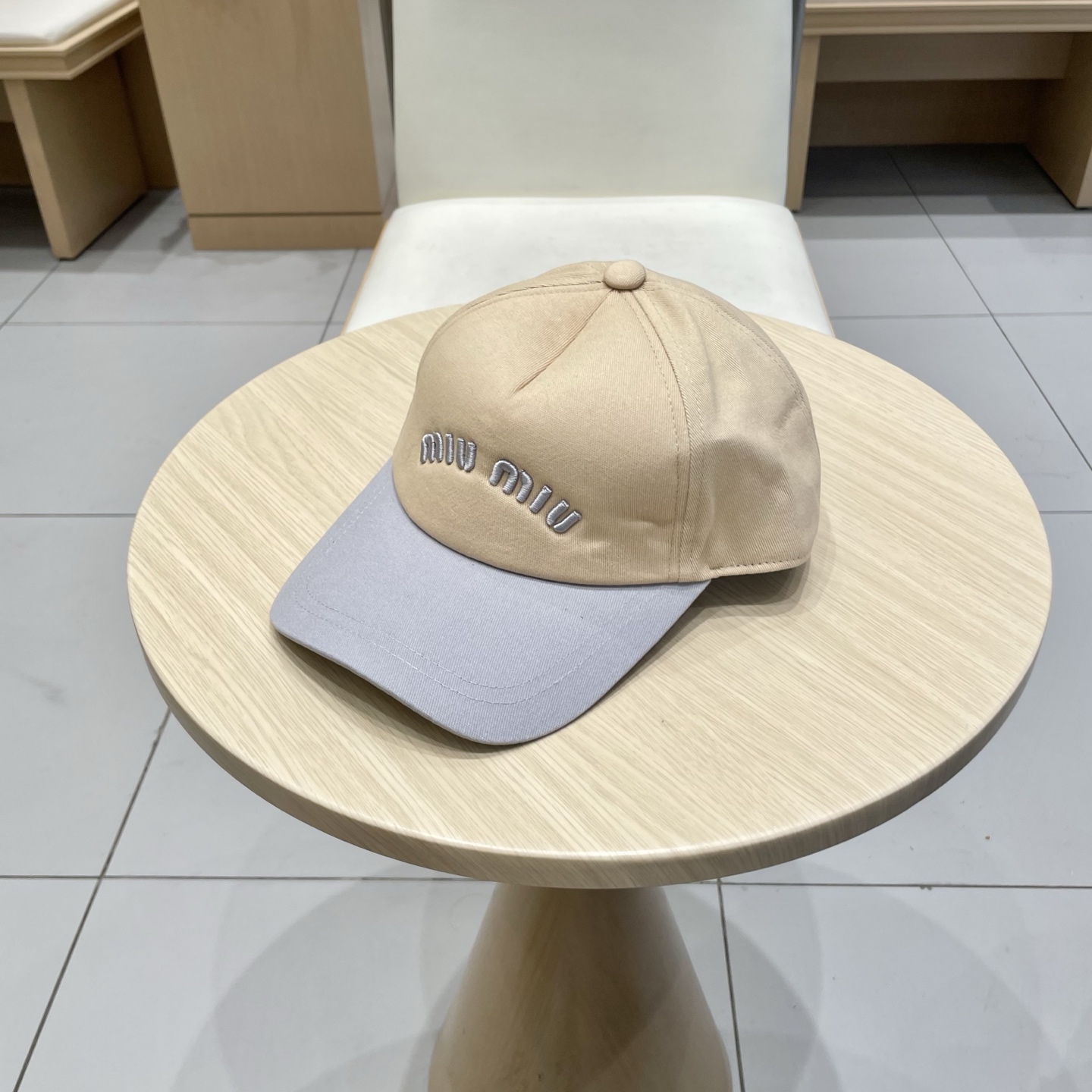  【Miumiu缪缪】新款订单款刺绣棒球帽🧢大牌款超好搭配，赶紧入手！