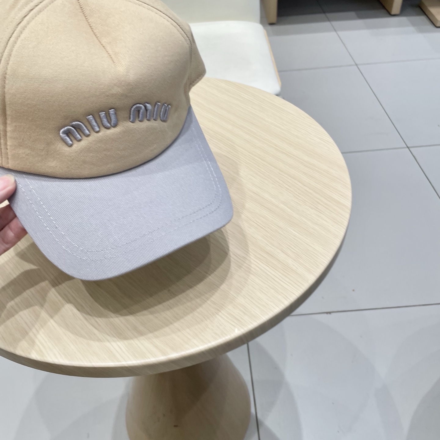  【Miumiu缪缪】新款订单款刺绣棒球帽🧢大牌款超好搭配，赶紧入手！