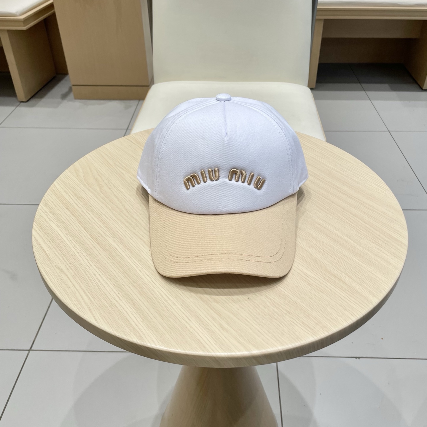  【Miumiu缪缪】新款订单款刺绣棒球帽🧢大牌款超好搭配，赶紧入手！