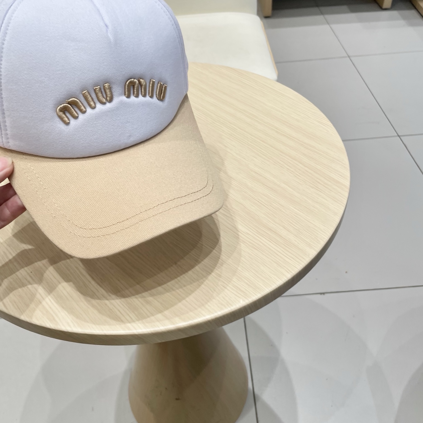  【Miumiu缪缪】新款订单款刺绣棒球帽🧢大牌款超好搭配，赶紧入手！