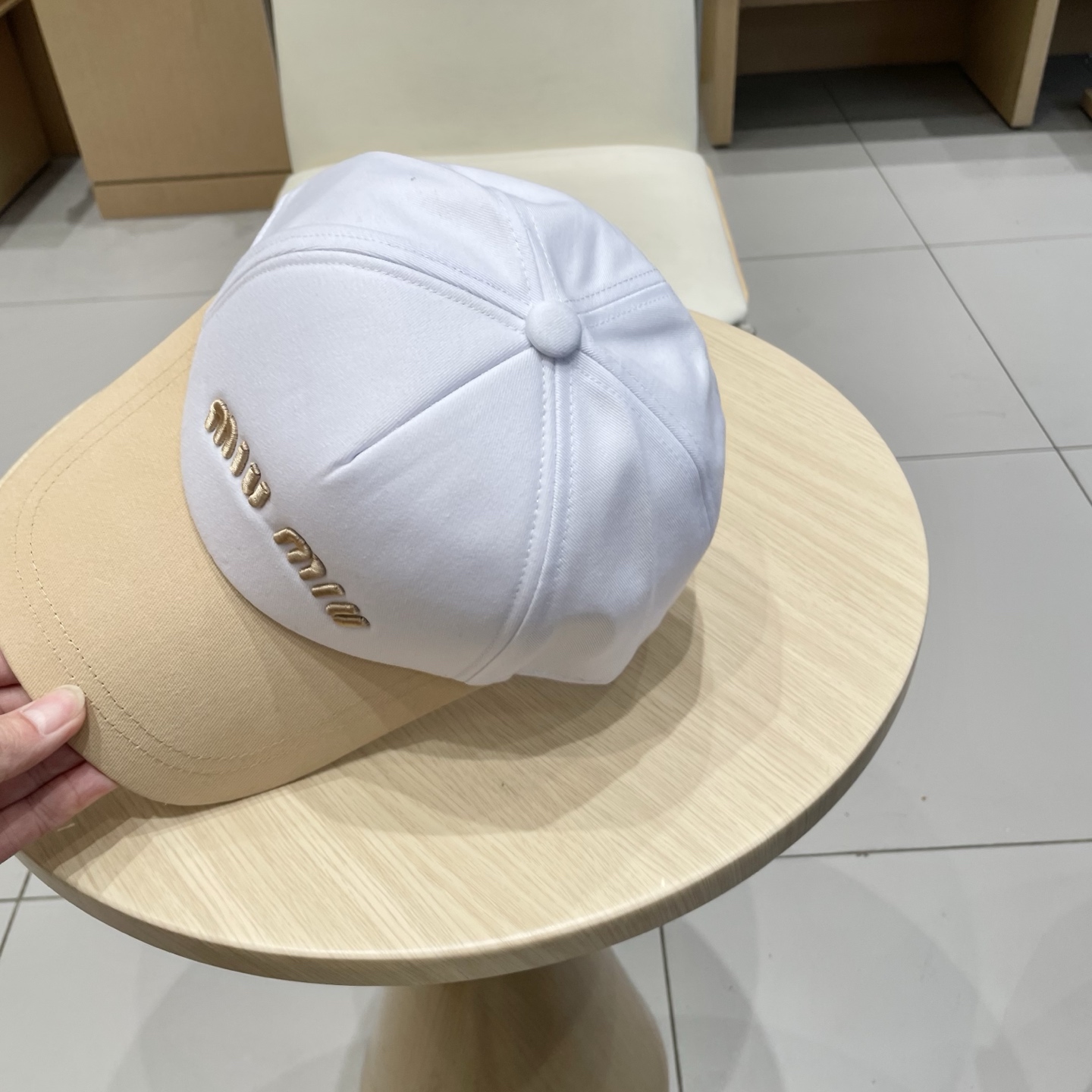  【Miumiu缪缪】新款订单款刺绣棒球帽🧢大牌款超好搭配，赶紧入手！