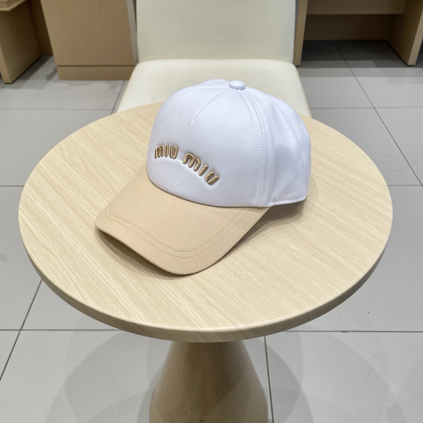  【Miumiu缪缪】新款订单款刺绣棒球帽🧢大牌款超好搭配，赶紧入手！