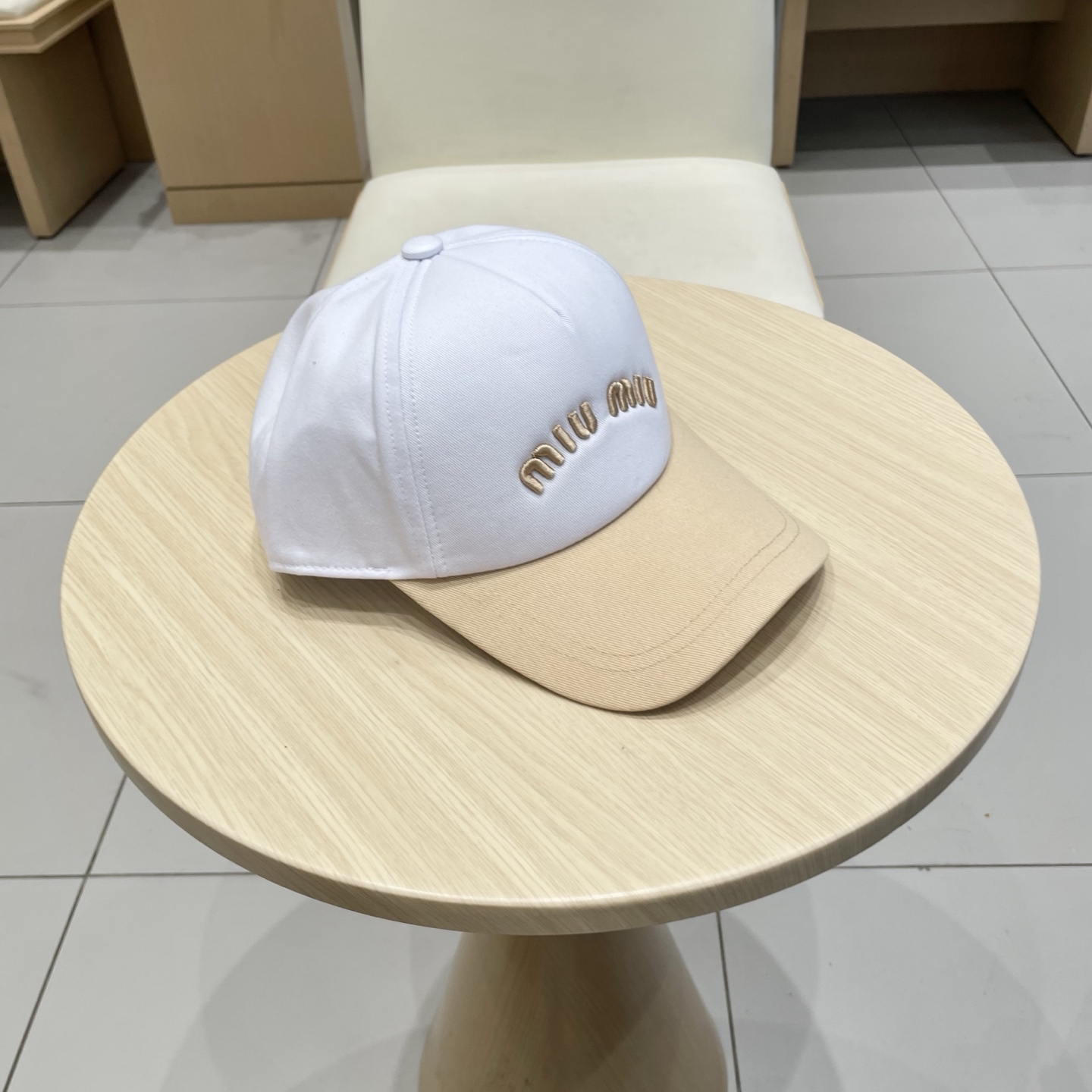  【Miumiu缪缪】新款订单款刺绣棒球帽🧢大牌款超好搭配，赶紧入手！