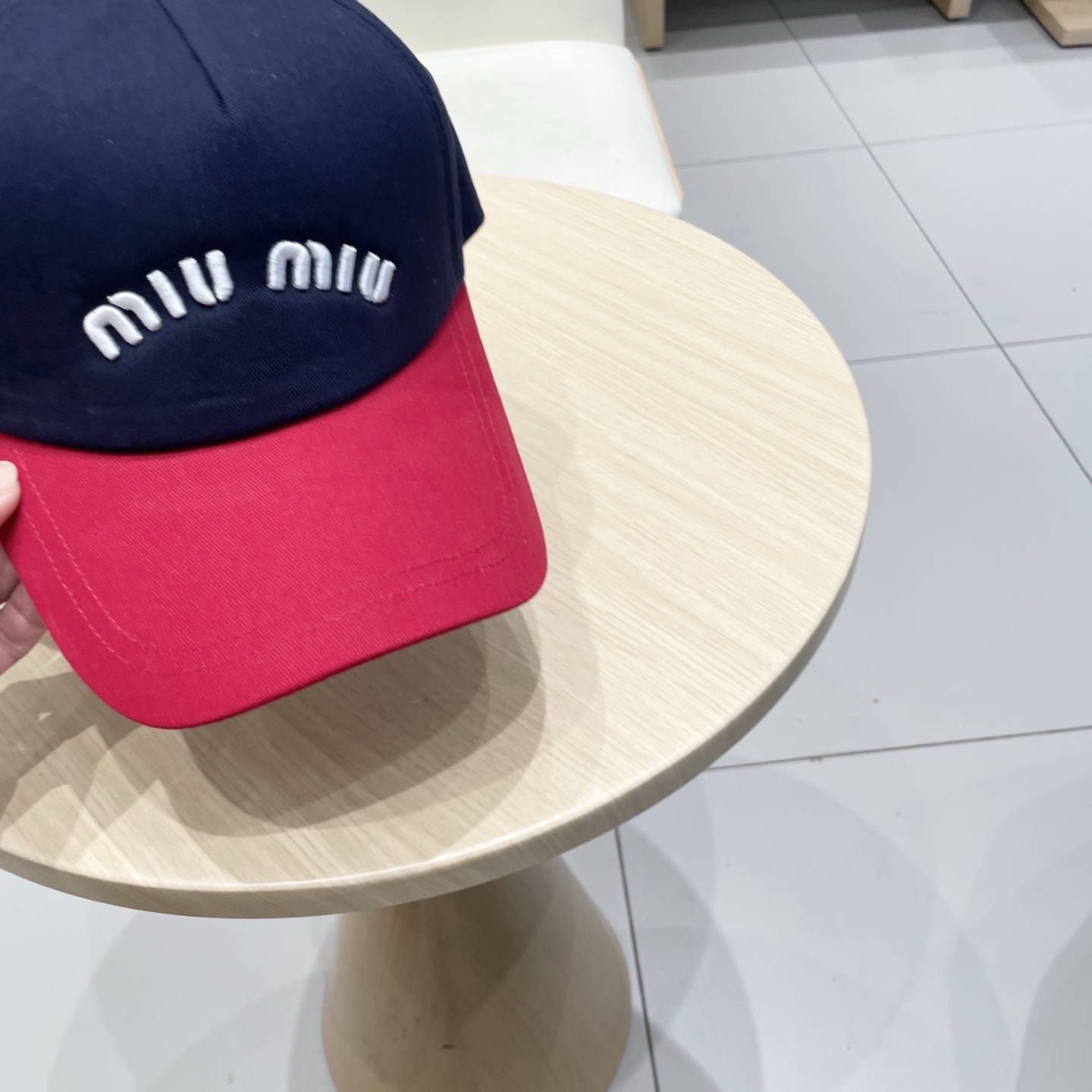  【Miumiu缪缪】新款订单款刺绣棒球帽🧢大牌款超好搭配，赶紧入手！