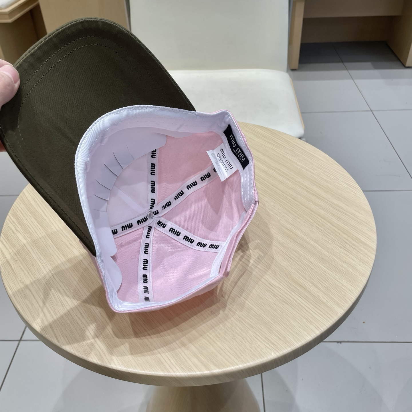  【Miumiu缪缪】新款订单款刺绣棒球帽🧢大牌款超好搭配，赶紧入手！