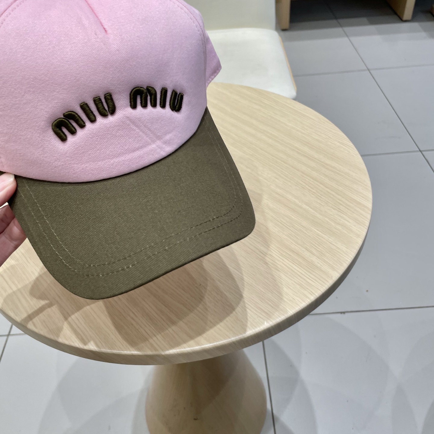  【Miumiu缪缪】新款订单款刺绣棒球帽🧢大牌款超好搭配，赶紧入手！
