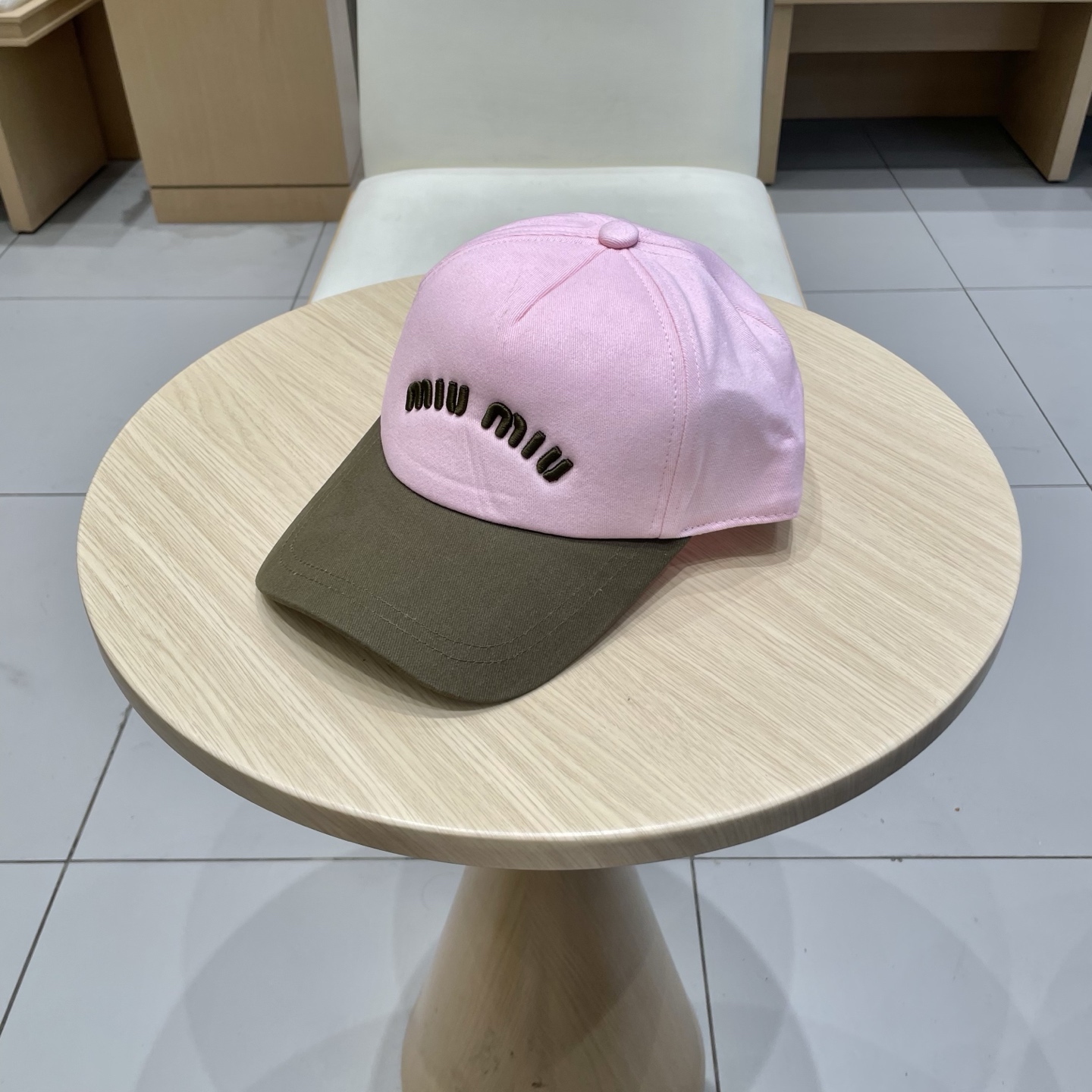  【Miumiu缪缪】新款订单款刺绣棒球帽🧢大牌款超好搭配，赶紧入手！