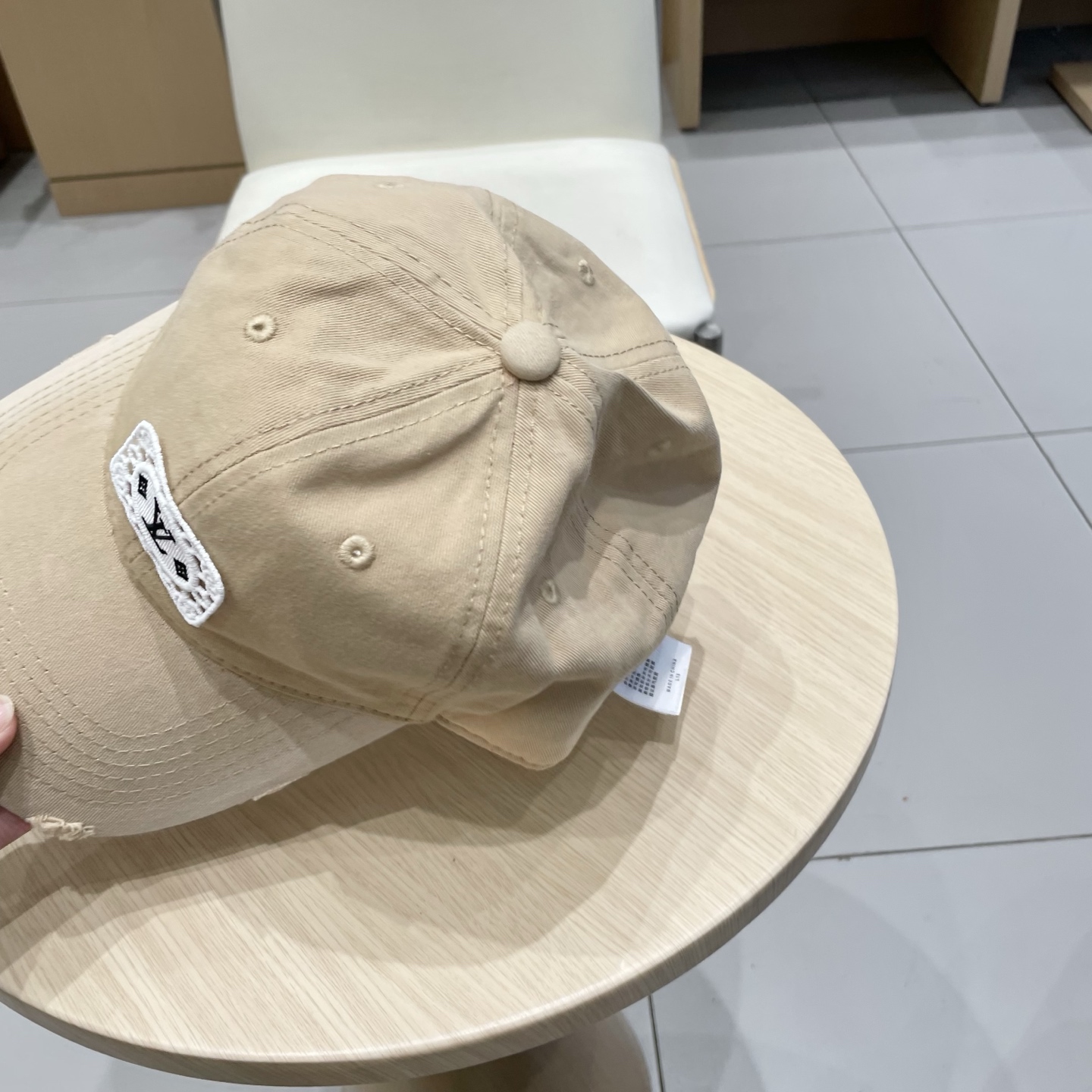 🧢路易威登棒球帽 LouisVuitton😍新款LV棒球帽，重工打造♥️高端大气，百搭款🤗男女通用！跑量