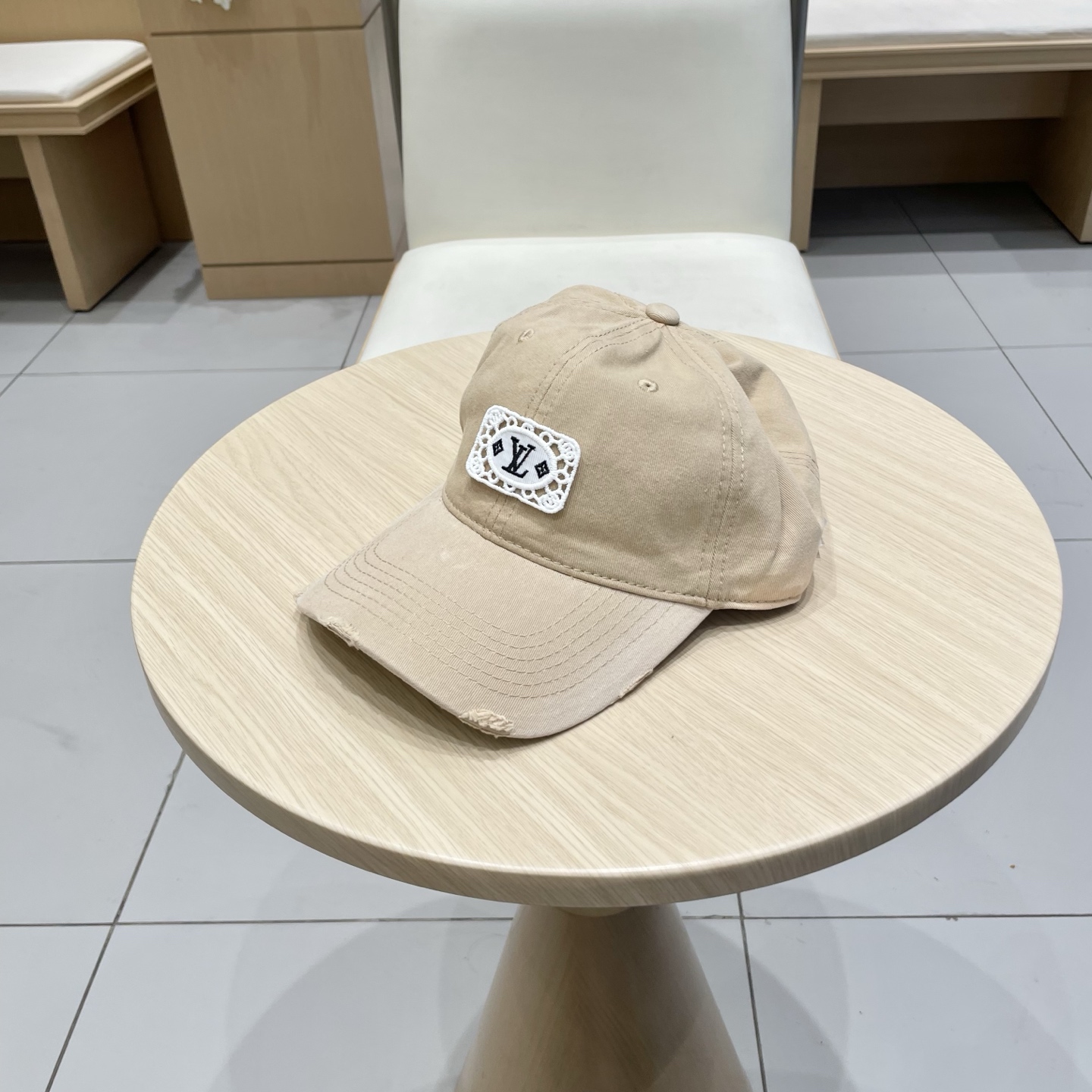 🧢路易威登棒球帽 LouisVuitton😍新款LV棒球帽，重工打造♥️高端大气，百搭款🤗男女通用！跑量