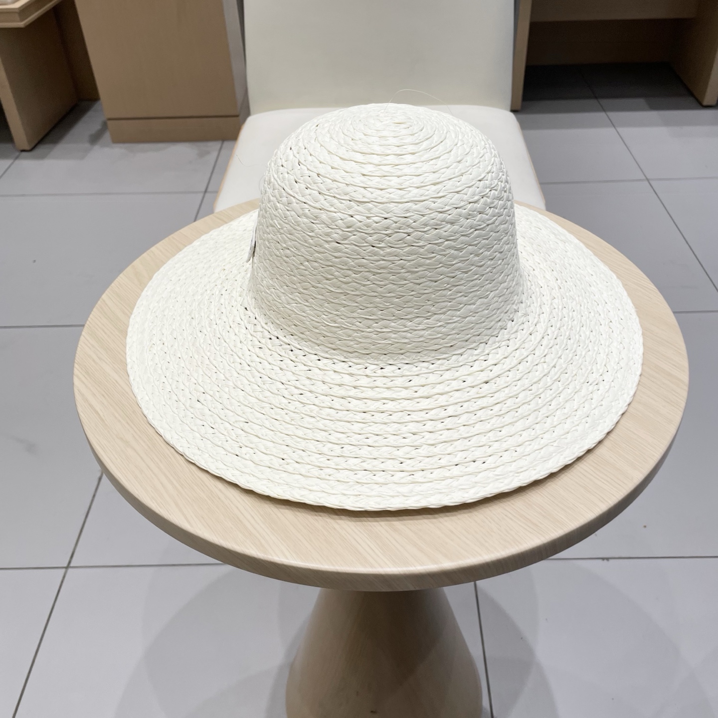  CHANEL香奈儿 2025新款草编遮阳大帽檐草帽🤩沙滩风格，简约大方，百搭单品～外出首选，新款帽型超