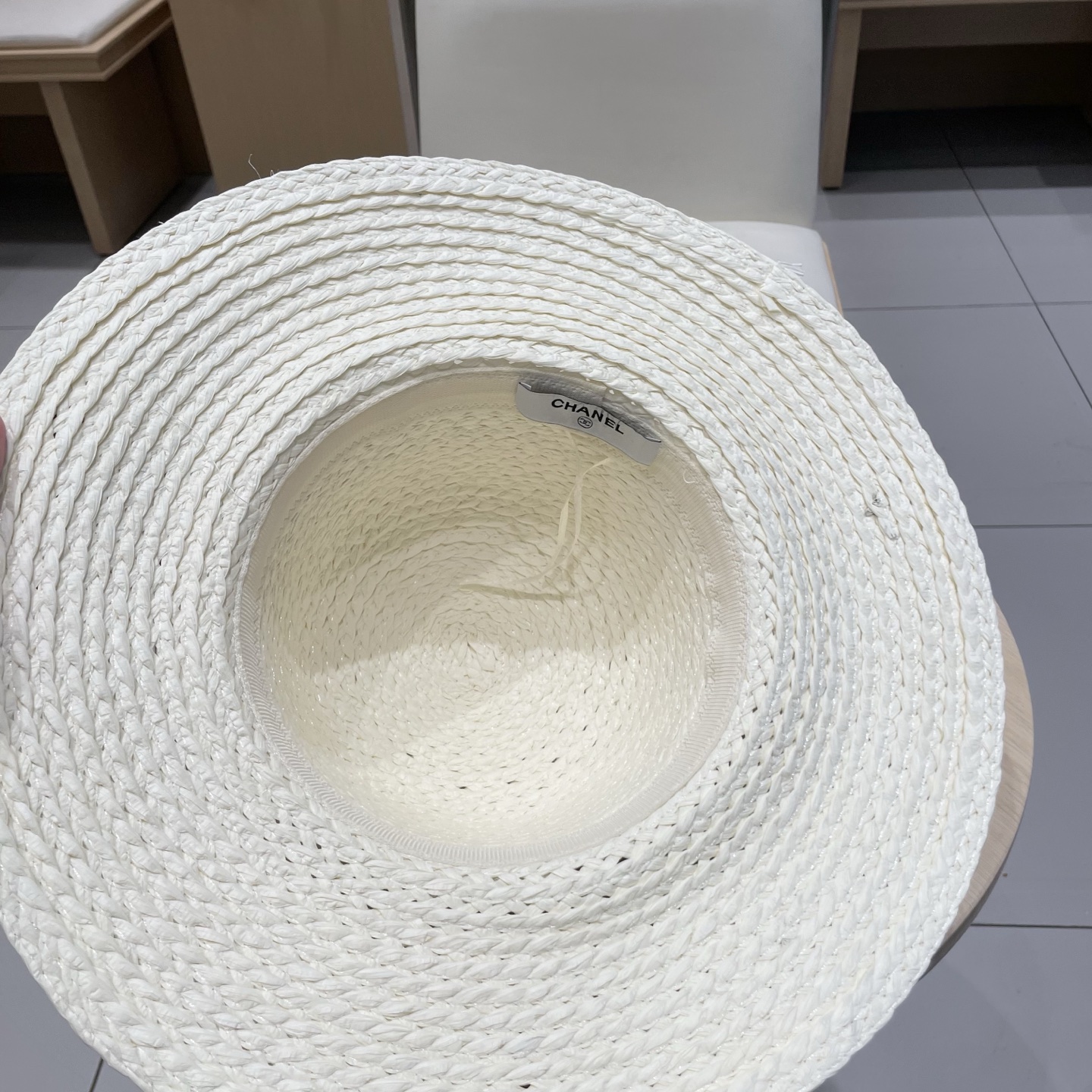  CHANEL香奈儿 2025新款草编遮阳大帽檐草帽🤩沙滩风格，简约大方，百搭单品～外出首选，新款帽型超