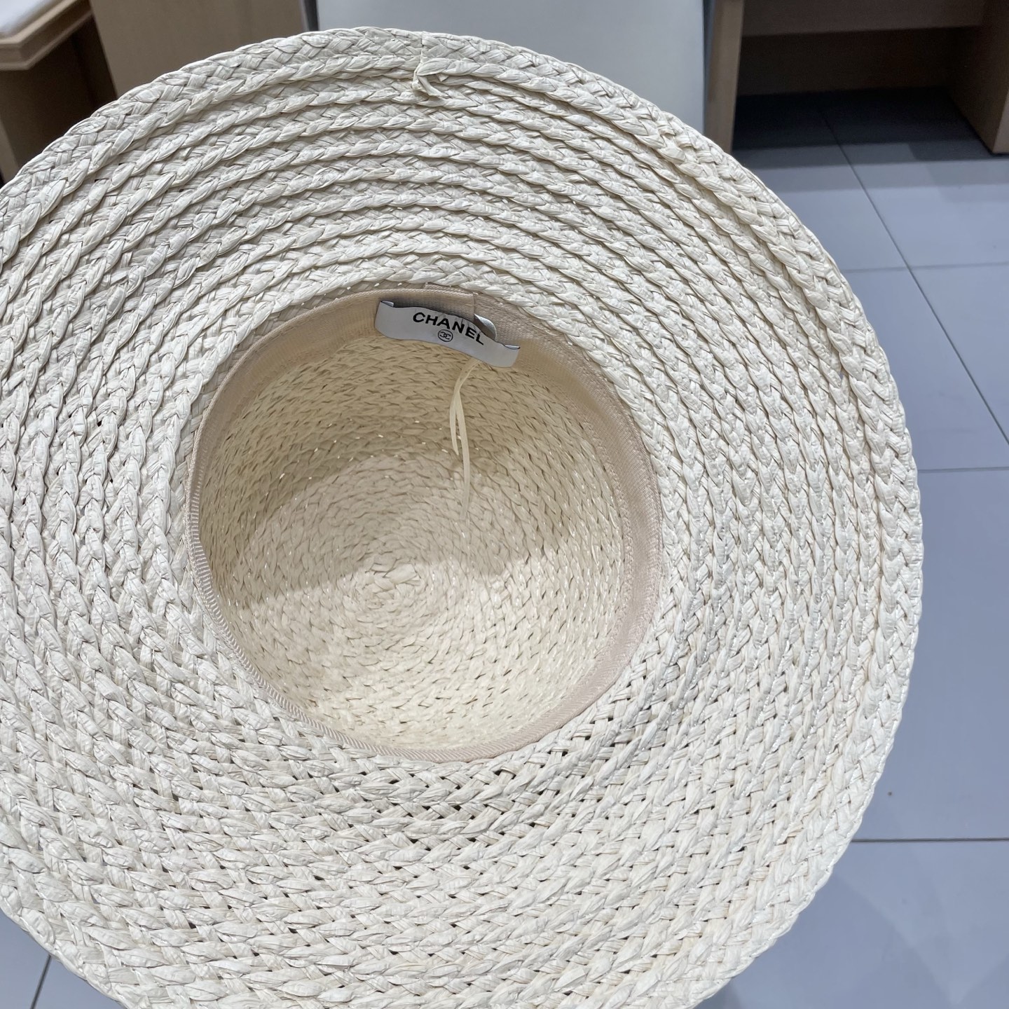  CHANEL香奈儿 2025新款草编遮阳大帽檐草帽🤩沙滩风格，简约大方，百搭单品～外出首选，新款帽型超