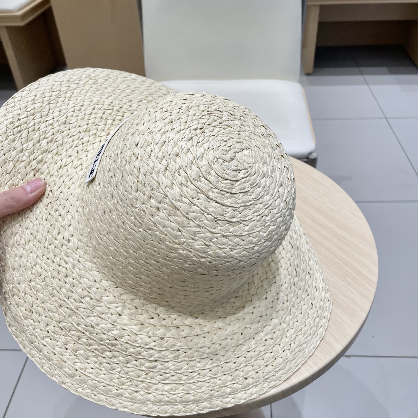  CHANEL香奈儿 2025新款草编遮阳大帽檐草帽🤩沙滩风格，简约大方，百搭单品～外出首选，新款帽型超