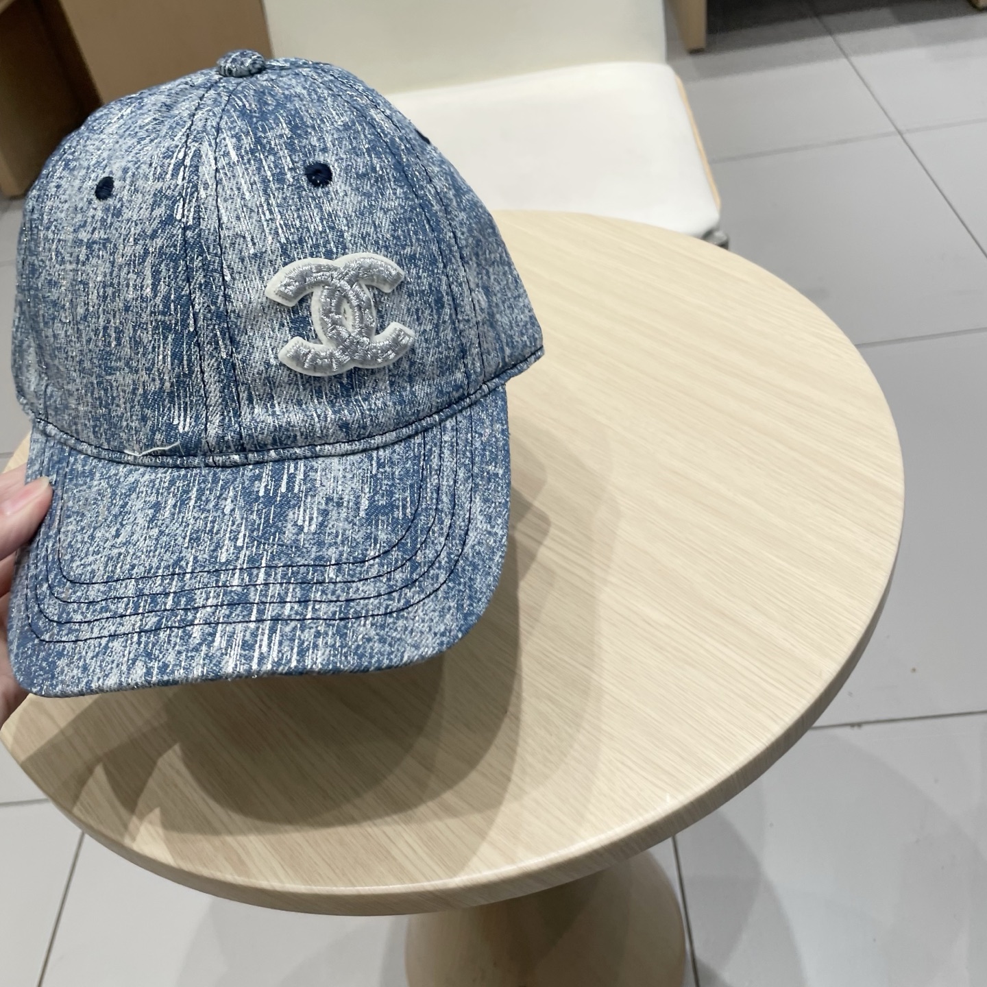 CHANEL香奈儿】新款简约刺绣logo棒球帽，新款出货，大牌款超好搭配，赶紧入手！