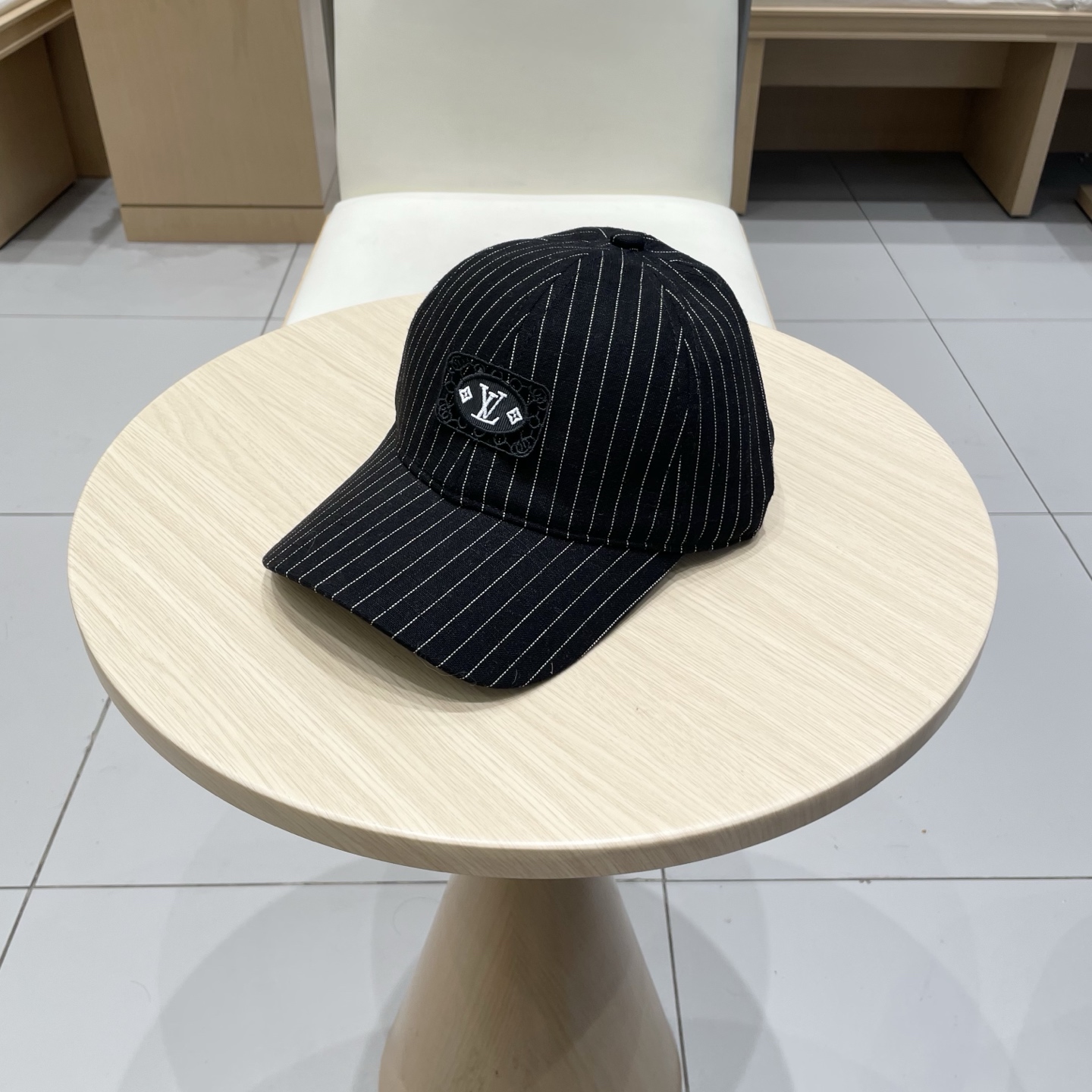  🧢路易威登棒球帽 LouisVuitton😍新款LV棒球帽，高端大气，百搭款🤗男女通用！跑量！