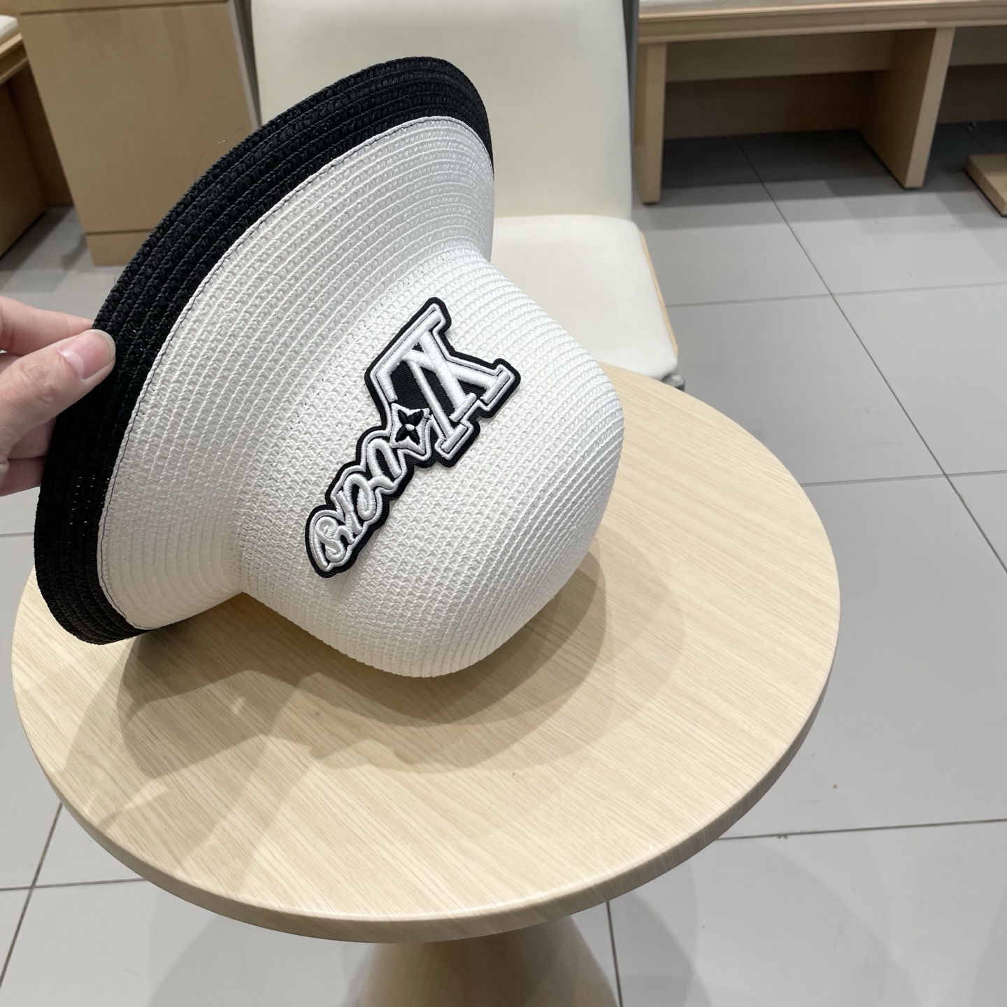  LV新款草帽，拼色设计，旅游必备，头围57cm