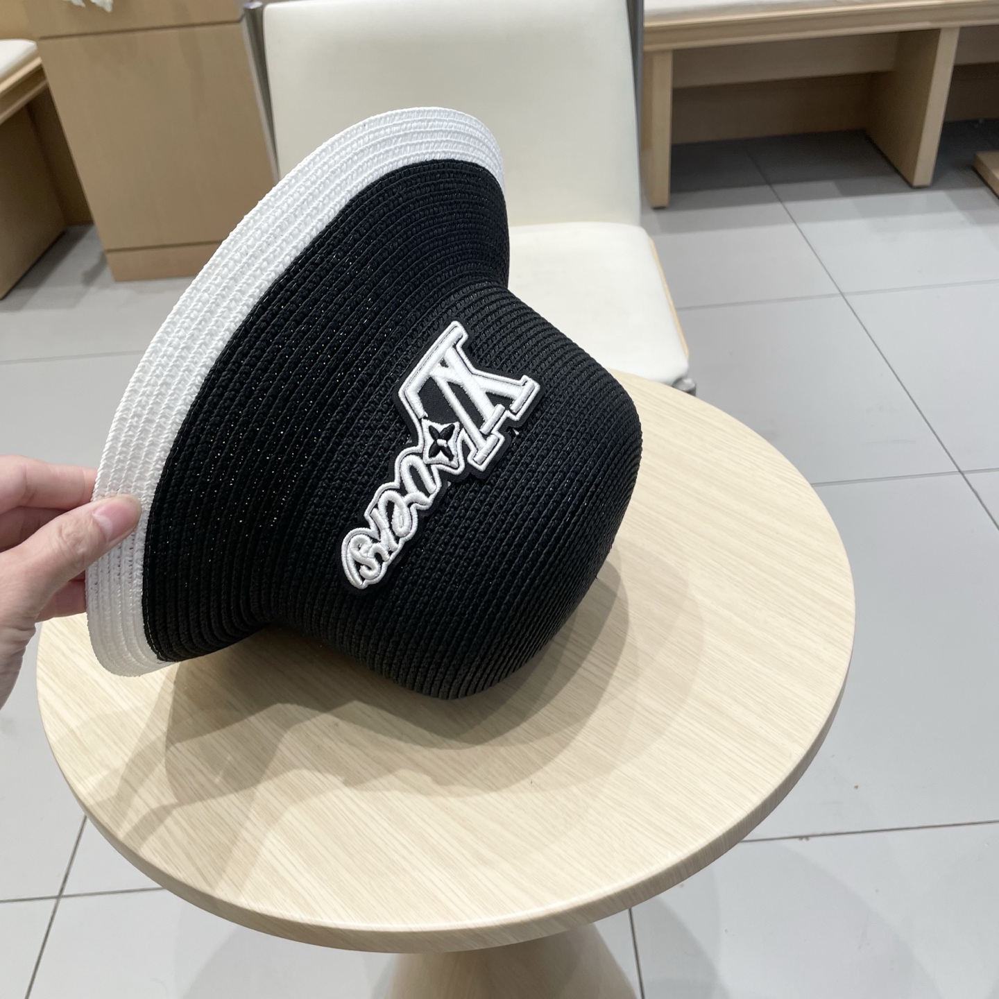  LV新款草帽，拼色设计，旅游必备，头围57cm