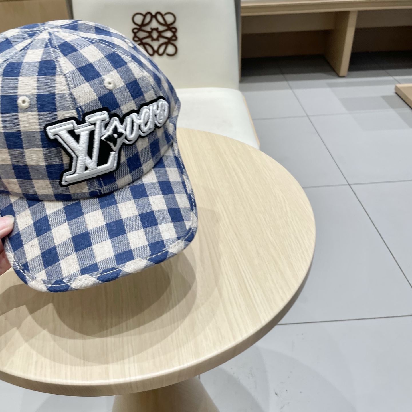  🧢路易威登棒球帽 LouisVuitton😍新款LV棒球帽，重工打造♥️高端大气，百搭款🤗男女通用！跑