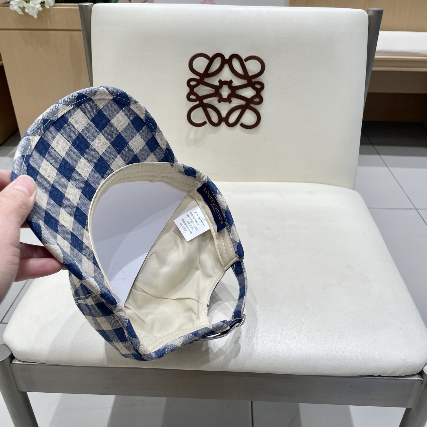  🧢路易威登棒球帽 LouisVuitton😍新款LV棒球帽，重工打造♥️高端大气，百搭款🤗男女通用！跑