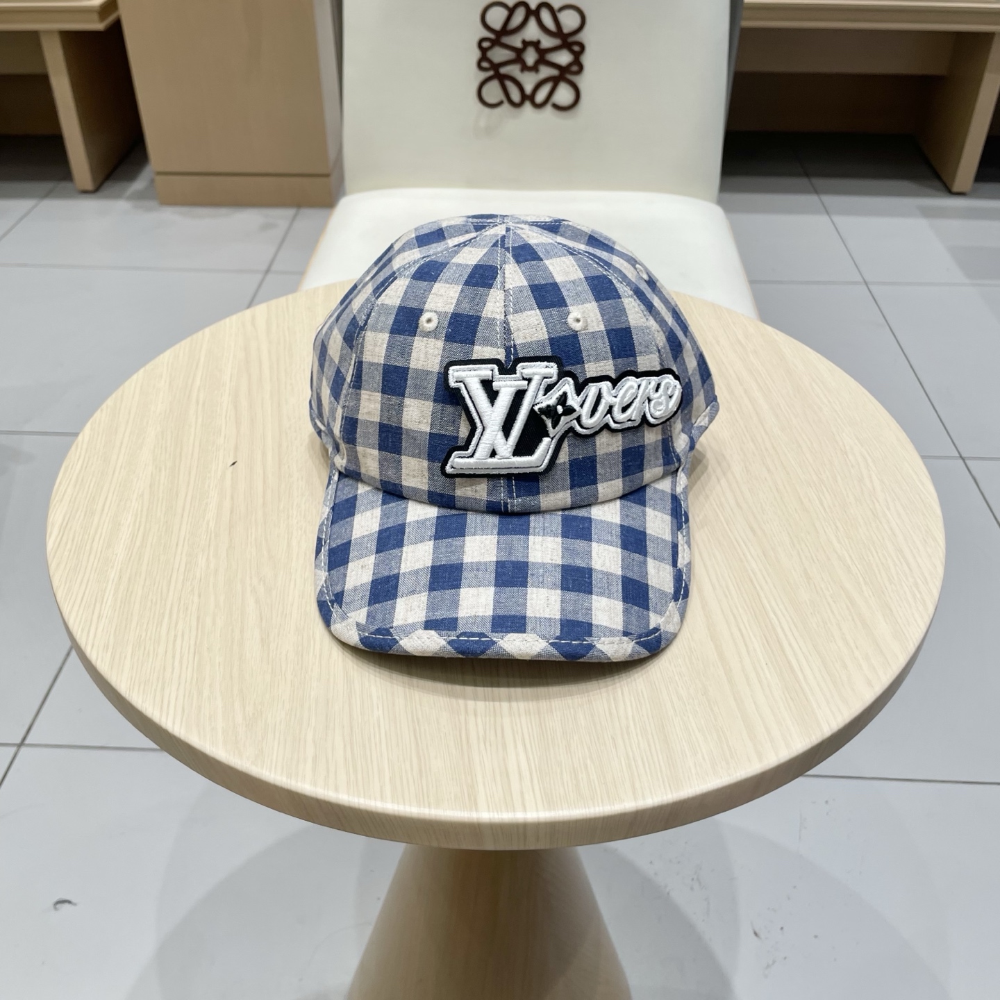  🧢路易威登棒球帽 LouisVuitton😍新款LV棒球帽，重工打造♥️高端大气，百搭款🤗男女通用！跑