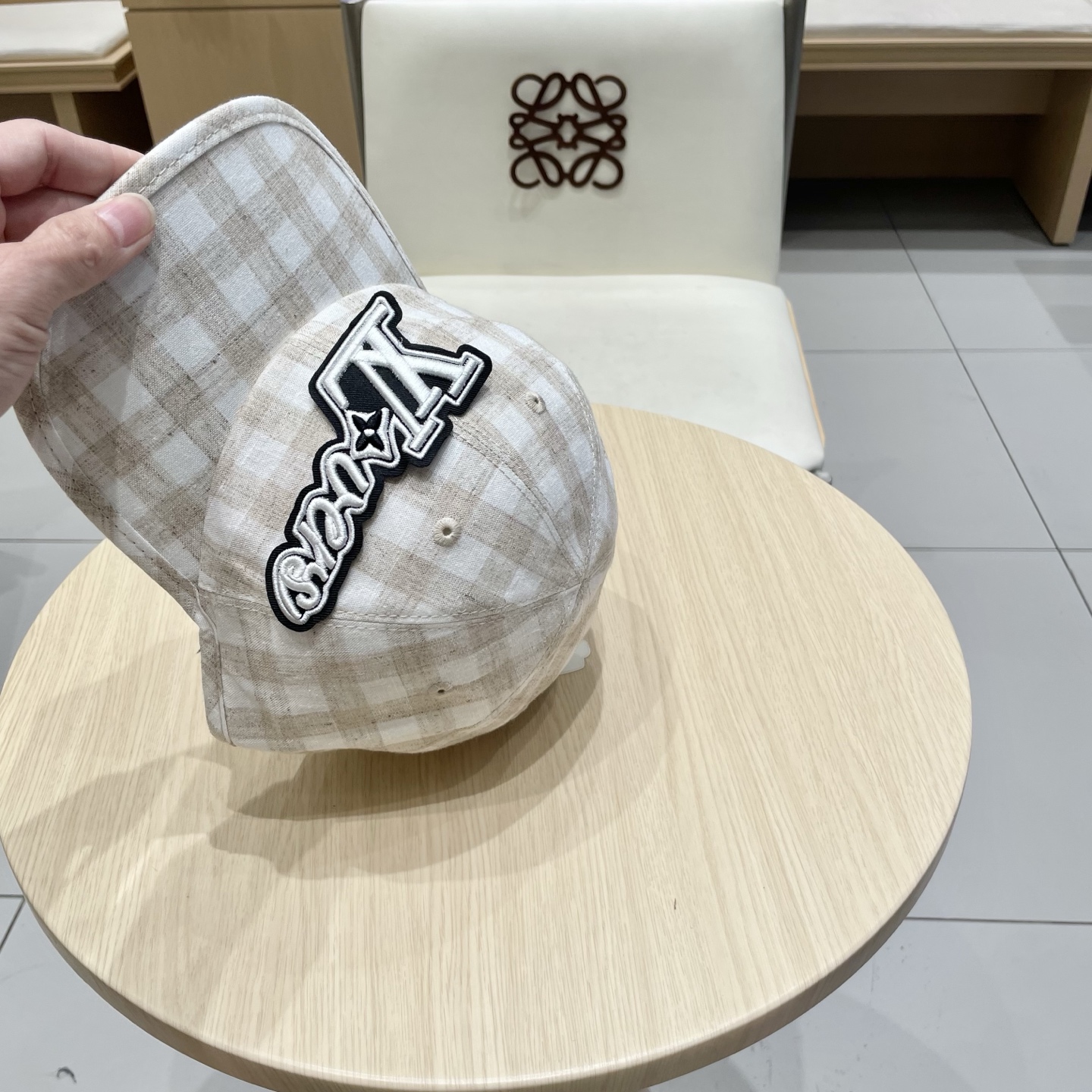  🧢路易威登棒球帽 LouisVuitton😍新款LV棒球帽，重工打造♥️高端大气，百搭款🤗男女通用！跑