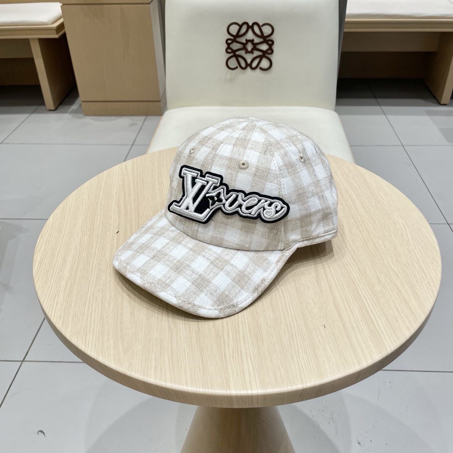  🧢路易威登棒球帽 LouisVuitton😍新款LV棒球帽，重工打造♥️高端大气，百搭款🤗男女通用！跑