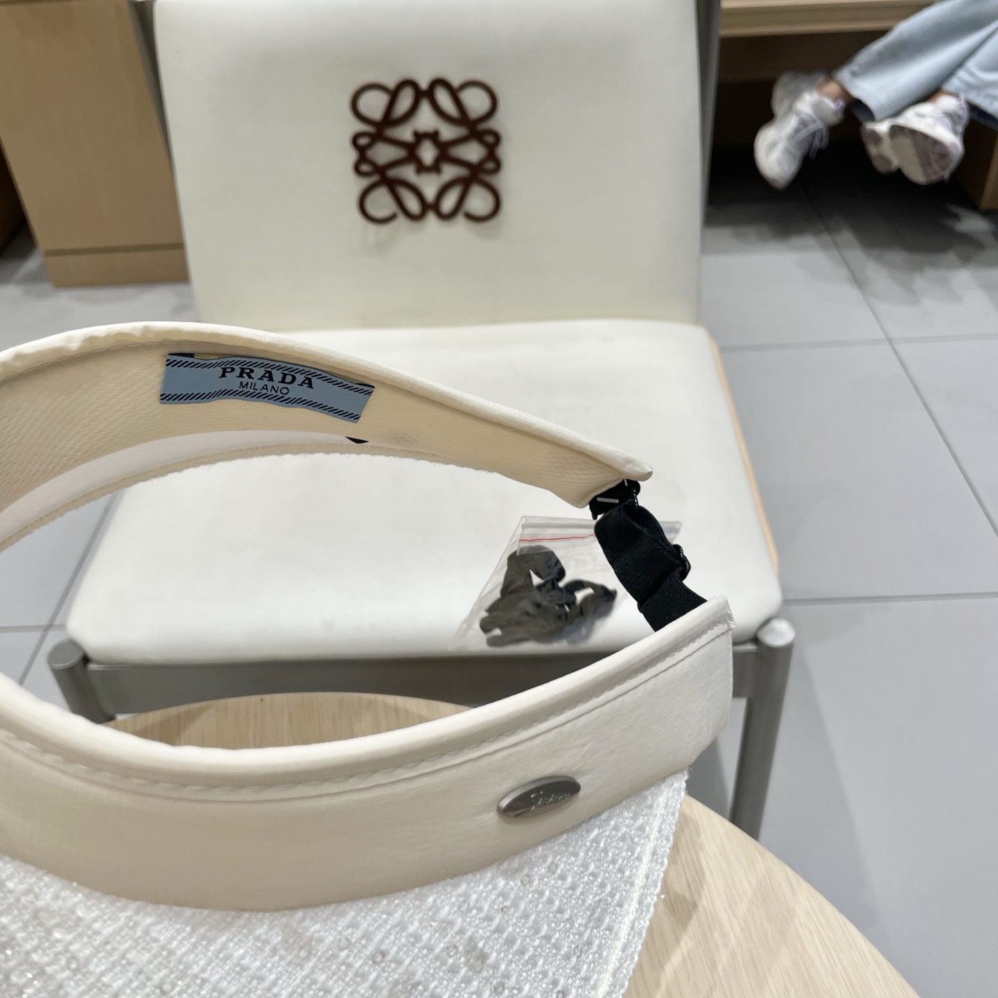  Prada普拉达新款空顶发箍遮阳帽，可调节，头围57cm