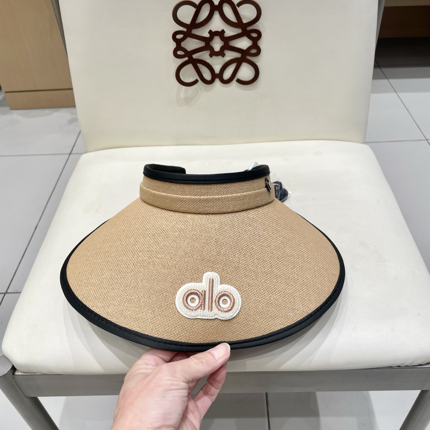  alo～新款可折叠空顶帽，小仙女🧚空顶帽
洋气十足，轻便卷边收纳，出门妥妥哒！
夏日必备单品！