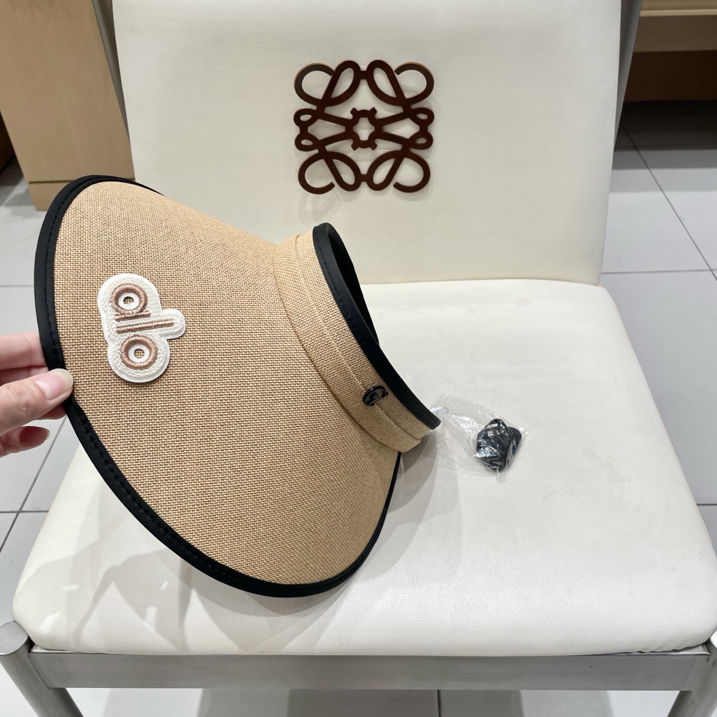  alo～新款可折叠空顶帽，小仙女🧚空顶帽
洋气十足，轻便卷边收纳，出门妥妥哒！
夏日必备单品！