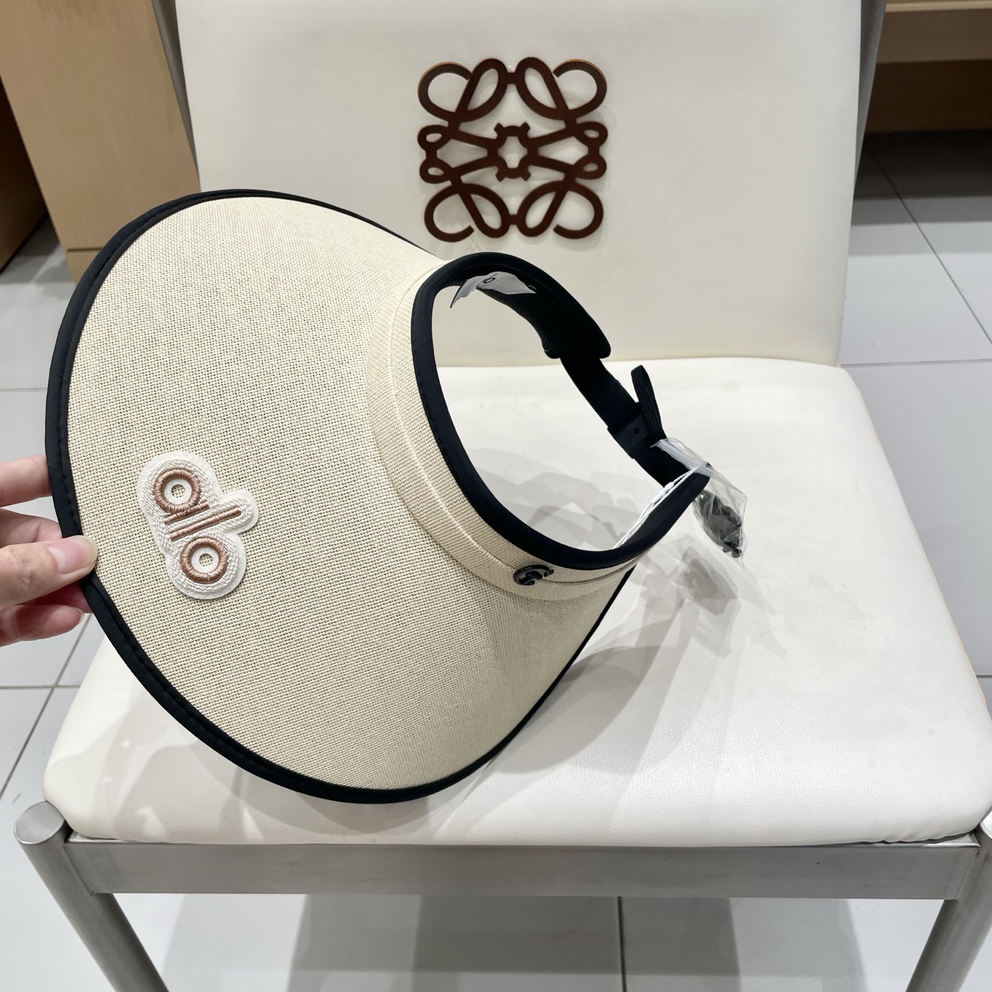  alo～新款可折叠空顶帽，小仙女🧚空顶帽
洋气十足，轻便卷边收纳，出门妥妥哒！
夏日必备单品！