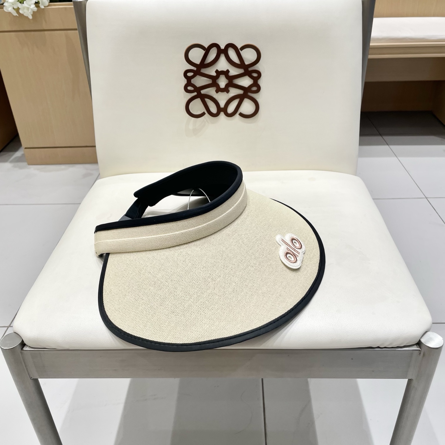  alo～新款可折叠空顶帽，小仙女🧚空顶帽
洋气十足，轻便卷边收纳，出门妥妥哒！
夏日必备单品！