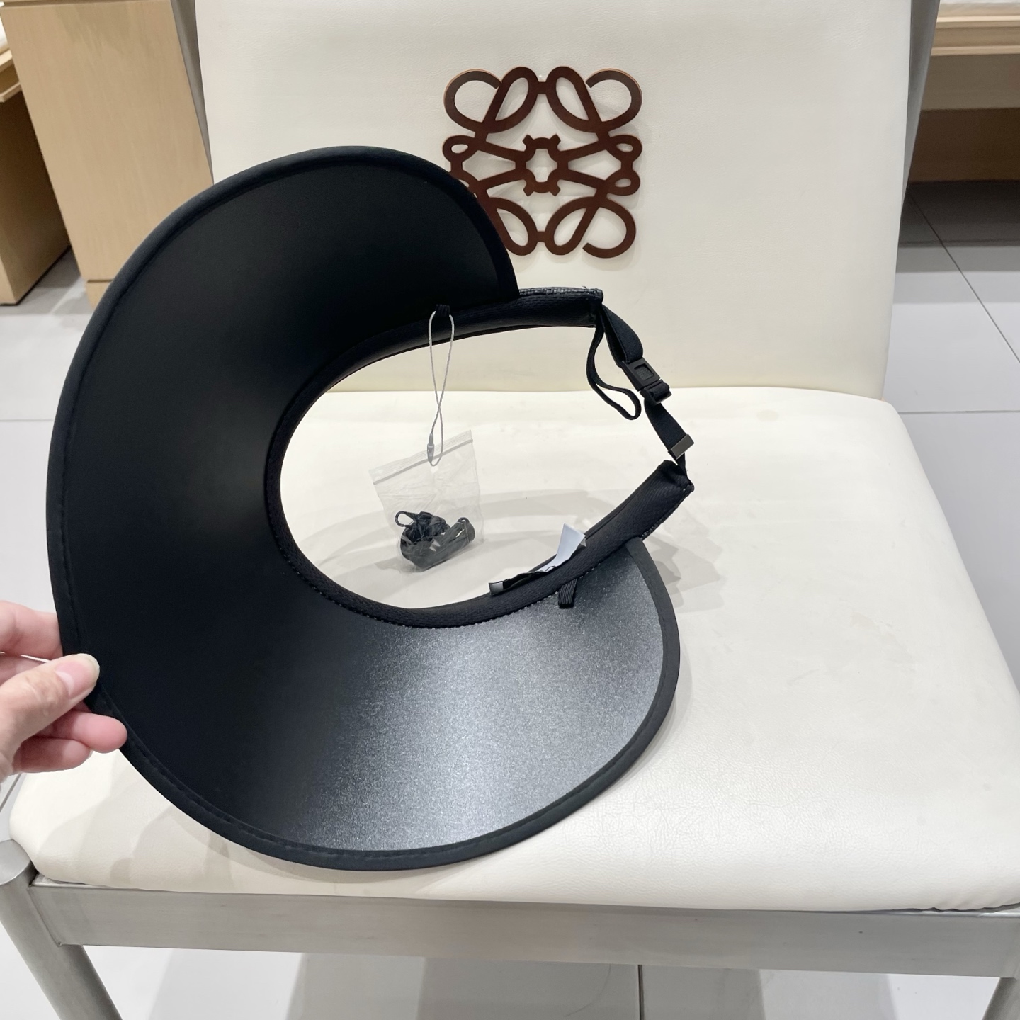  alo～新款可折叠空顶帽，小仙女🧚空顶帽
洋气十足，轻便卷边收纳，出门妥妥哒！
夏日必备单品！